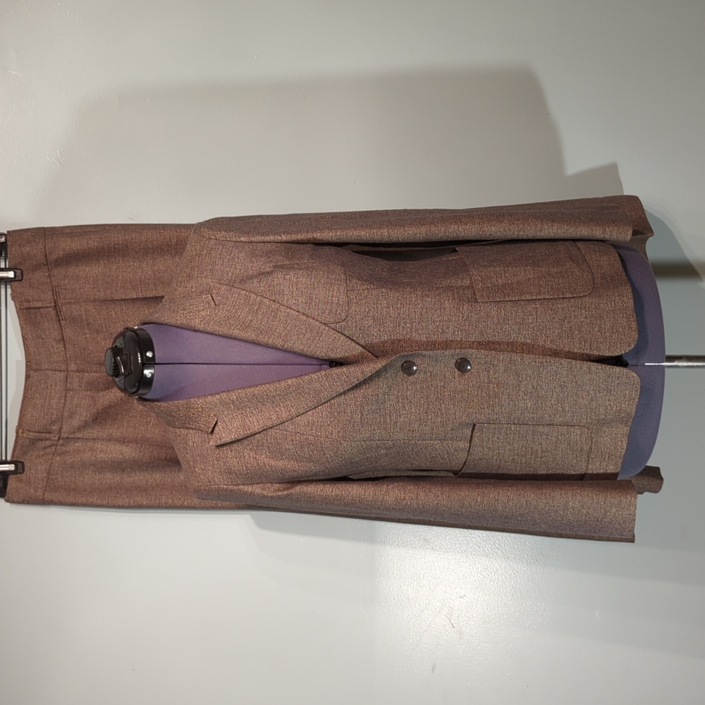 BOSS Hugo Boss suit blazer size 10 pants size 8